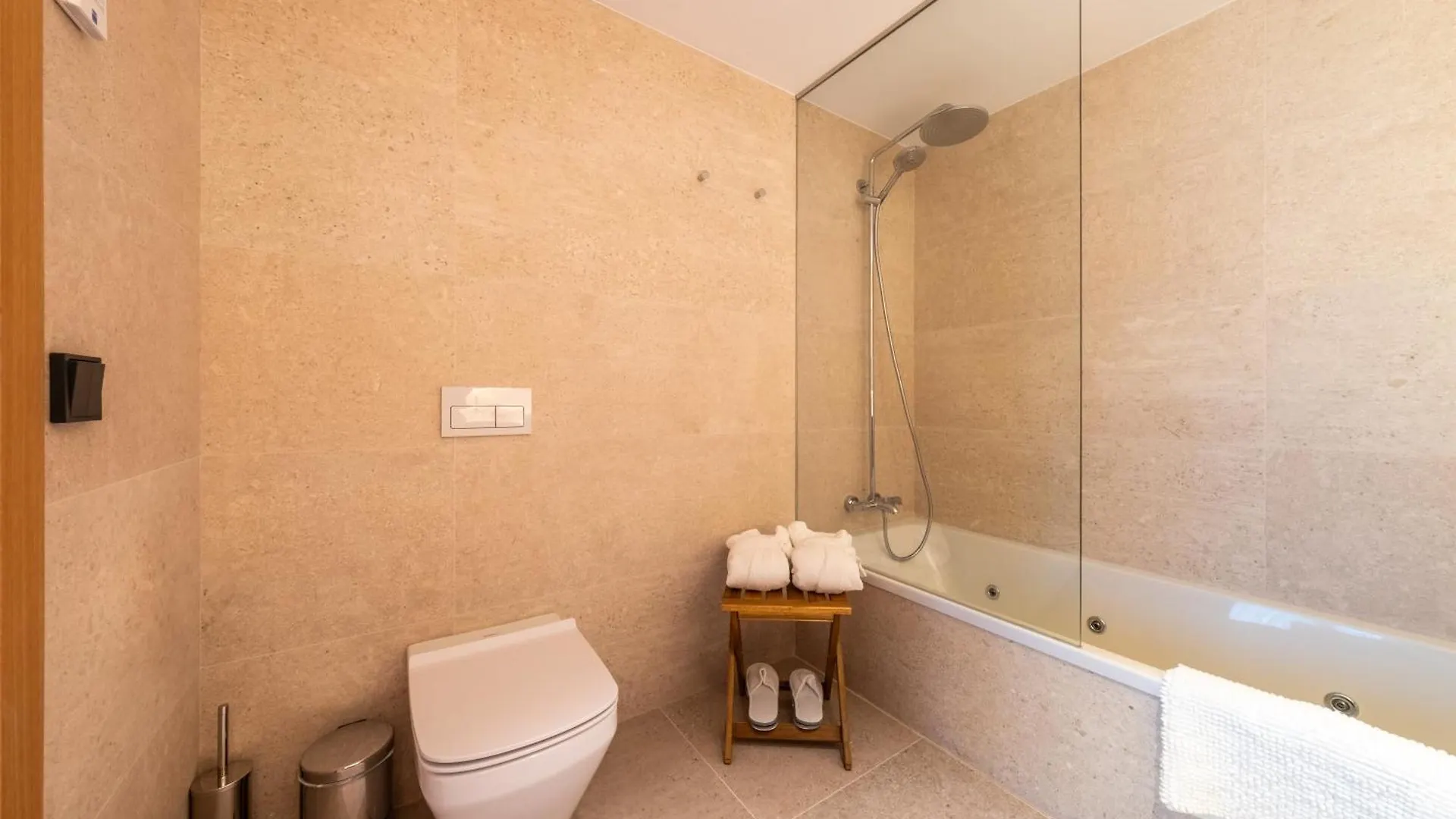 Isard Homes & Spa By Select Rentals エル・ターター アパート